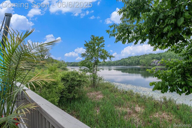 4825 Mirror Lake Dr, West Bloomfield, MI 48323 - water view