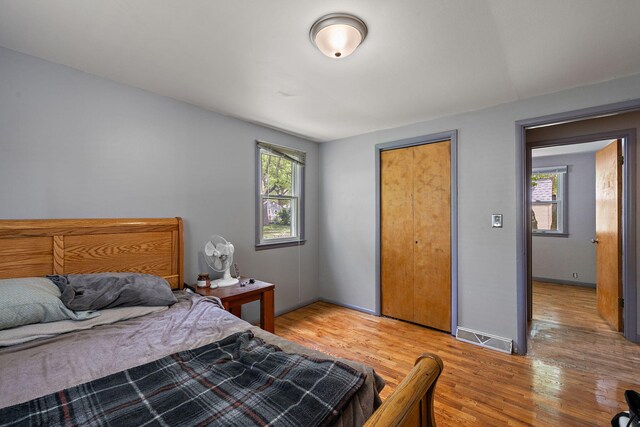 3618 Grape Ave NE, Grand Rapids, MI 49525 - bedroom featuring light wood finished floors and baseboards
