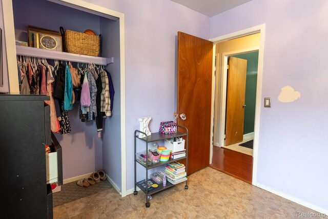 23400 Reynolds Ave, Hazel Park, MI 48030 - view of closet