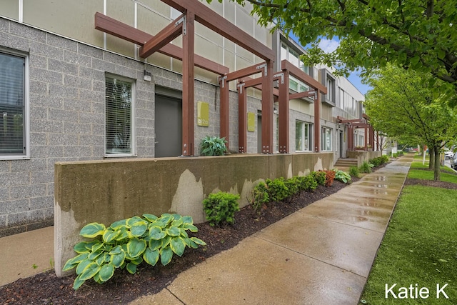 600 Douglas Ave NW Unit 612A, Grand Rapids, MI 49504 - view of side of home