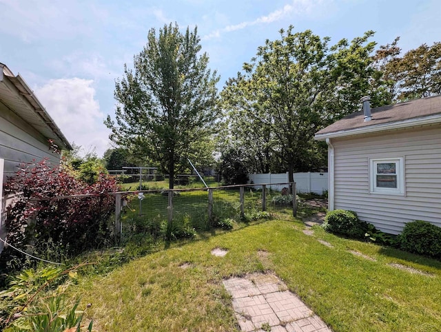 208 State St, Bay City, MI 48706 - view of yard