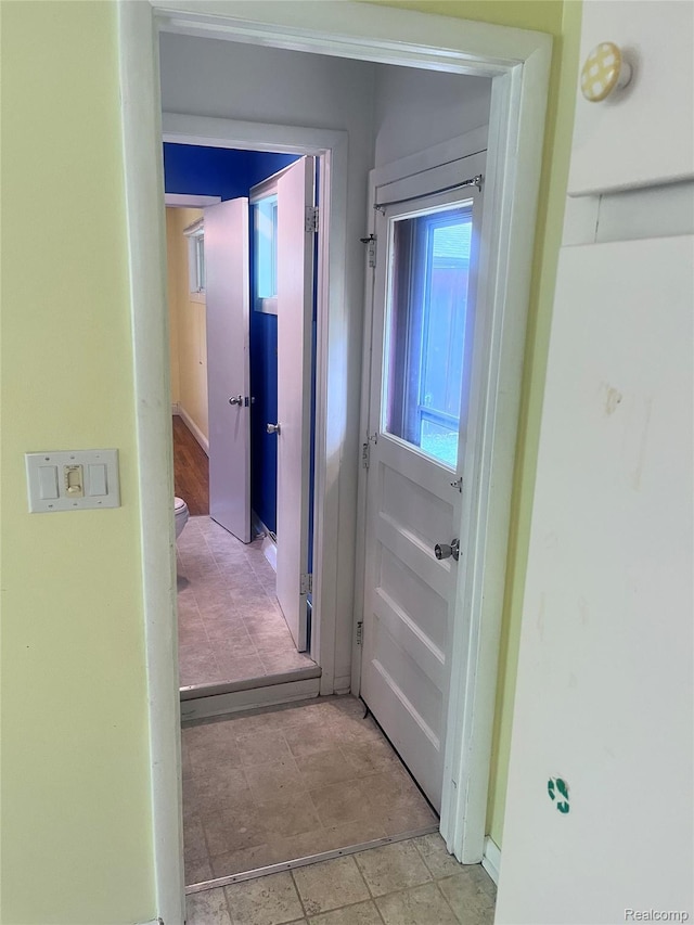 140 Pershing Dr NE, Grand Rapids, MI 49505 - corridor with baseboards