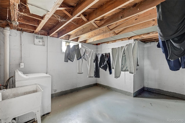 19200 Goulburn St, Detroit, MI 48205 - unfinished basement featuring washer / clothes dryer, a sink, and baseboards