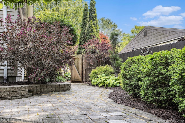 4057 Cypress Dr, Troy, MI 48085 - view of patio / terrace