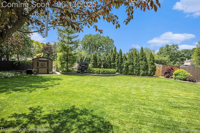 4057 Cypress Dr, Troy, MI 48085 - view of yard