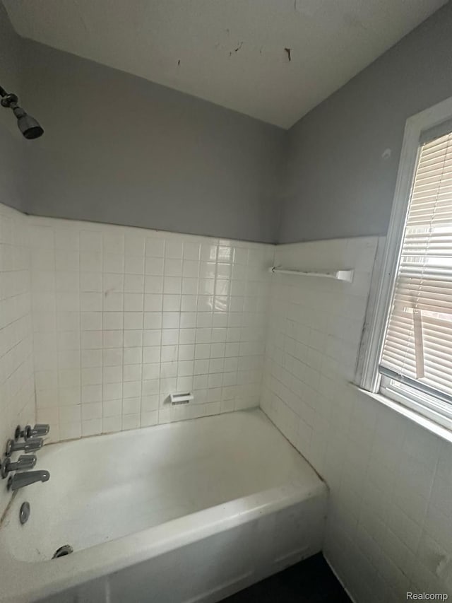 9317 Ward St, Detroit, MI 48228 - full bath featuring a bath and tile walls