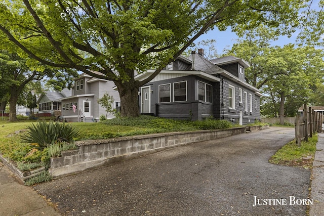 2264 Stafford Ave SW, Grand Rapids, MI 49507 - bungalow with a chimney
