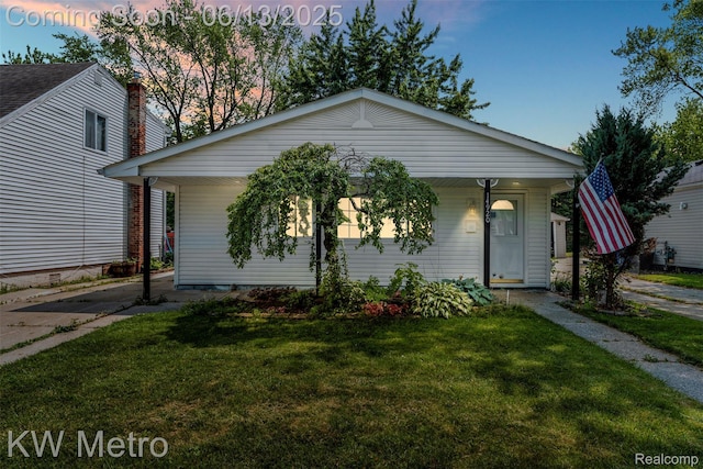 14920 Myola Ave, Warren, MI 48089 - view of front facade featuring a front lawn