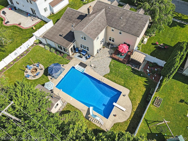 813 Birchwood Dr, Flushing, MI 48433 - aerial view of property and surrounding area with a pool