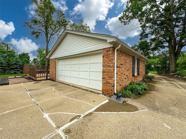 100 Overhill Rd, Bloomfield Hills, MI 48301 - garage with concrete driveway