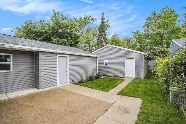 854 Upton Ave, Battle Creek, MI 49037 - view of garage