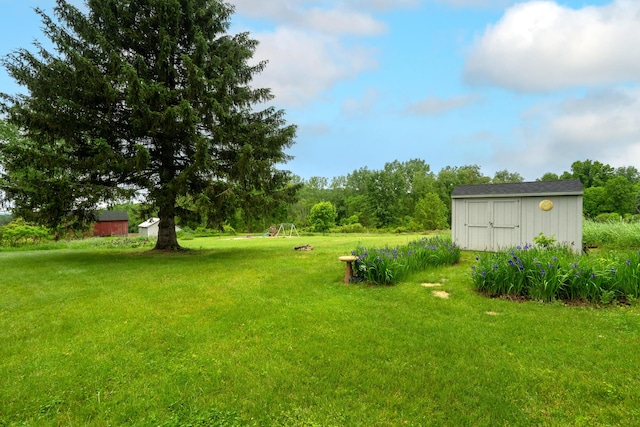 2961 E B Ave, Plainwell, MI 49080 - view of grassy yard