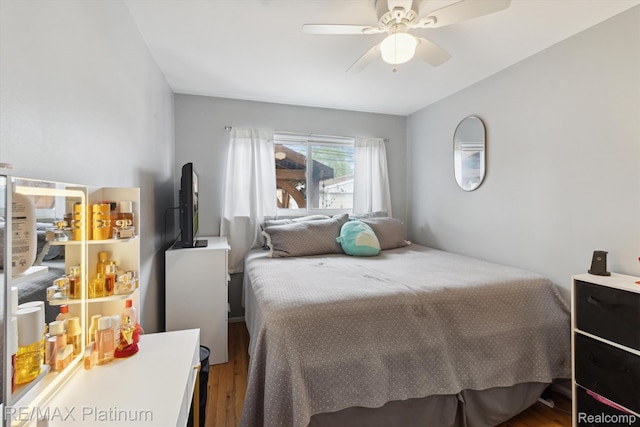 13471 Longtin St, Southgate, MI 48195 - bedroom featuring wood finished floors and ceiling fan