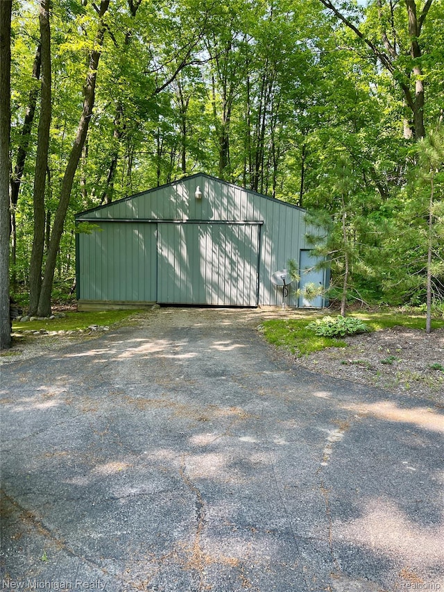 6567 Heaven Dr, Howell, MI 48855 - view of pole building