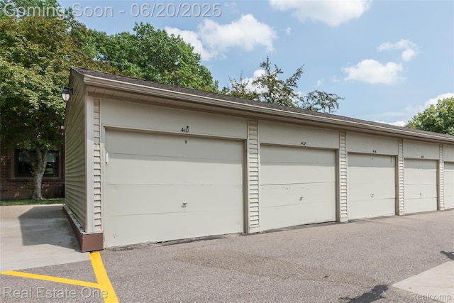 410 Spring Brooke Dr, Brighton, MI 48116 - view of garage