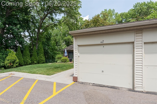 410 Spring Brooke Dr, Brighton, MI 48116 - view of garage