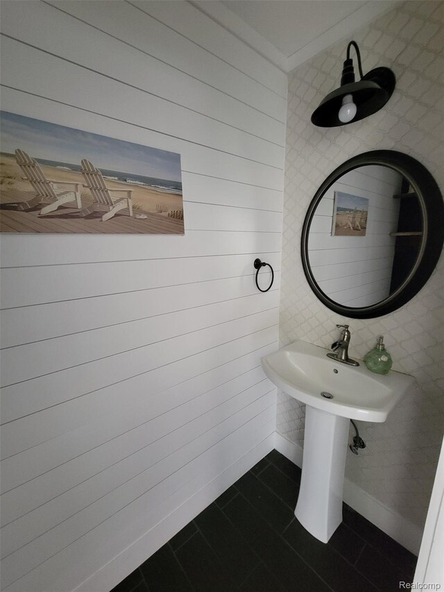 9635 Norman Rd, Clarkston, MI 48348 - view of bathroom