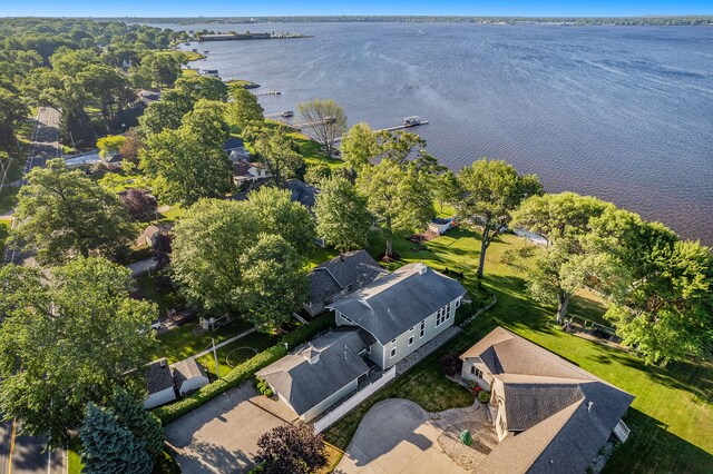 2585 Memorial Dr, Muskegon, MI 49445 - aerial view of property's location with a large body of water