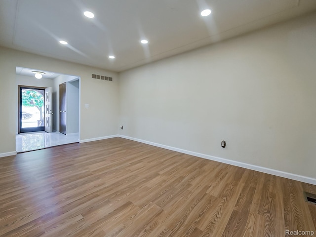 3849 Barg Dr, Warren, MI 48310 - unfurnished room featuring wood finished floors, baseboards, and recessed lighting