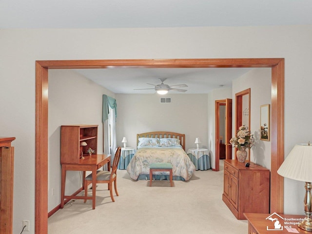 9241 Legacy Ct, Temperance, MI 48182 - bedroom featuring light colored carpet and ceiling fan
