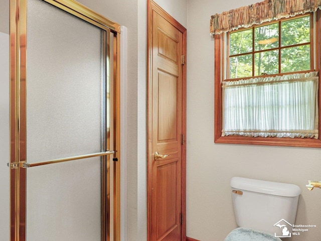 9241 Legacy Ct, Temperance, MI 48182 - bathroom with toilet