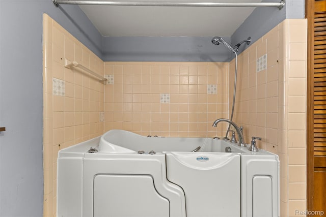 18607 Colonial Ct, Allen Park, MI 48101 - laundry room featuring tile walls