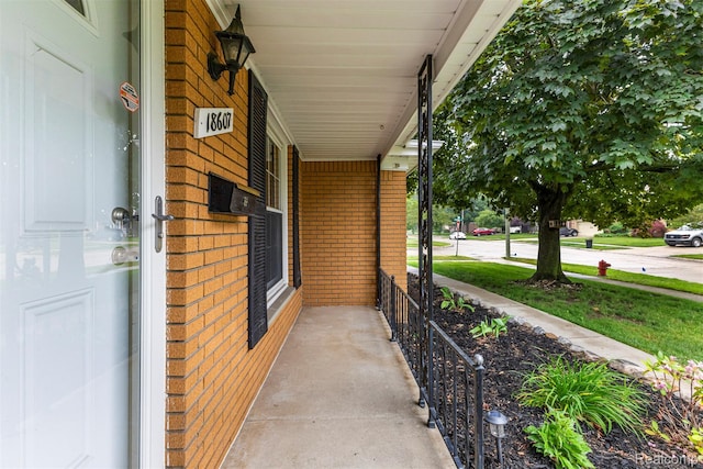 18607 Colonial Ct, Allen Park, MI 48101 - view of covered porch