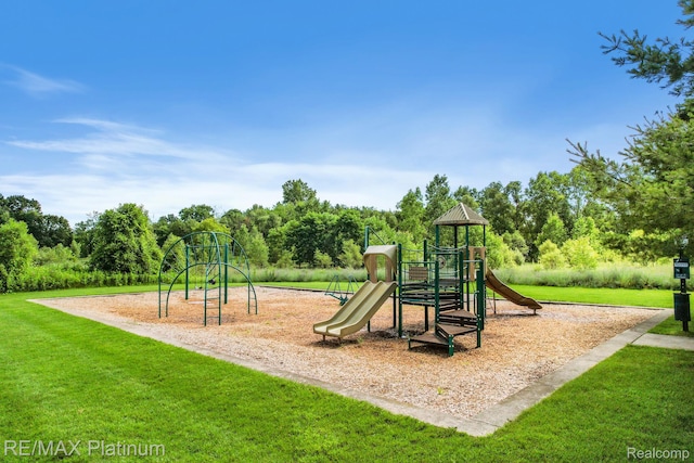 1685 Pinecroft Ln, Howell, MI 48855 - community play area featuring a lawn