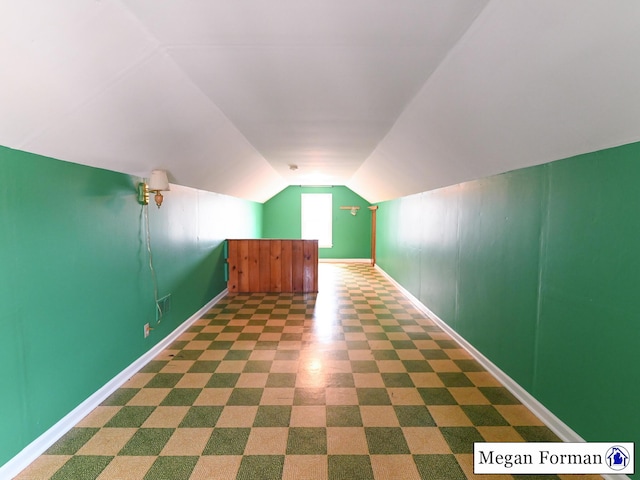 426 Mae-Thy St SE, Grand Rapids, MI 49548 - bonus room with vaulted ceiling and baseboards