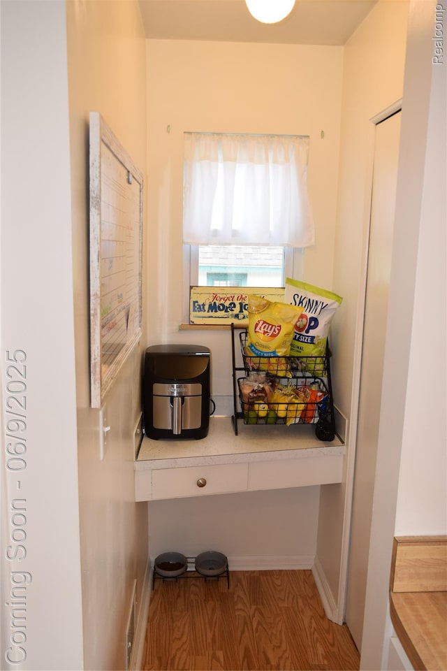 6009 Lancaster Dr, Flint, MI 48532 - view of pantry