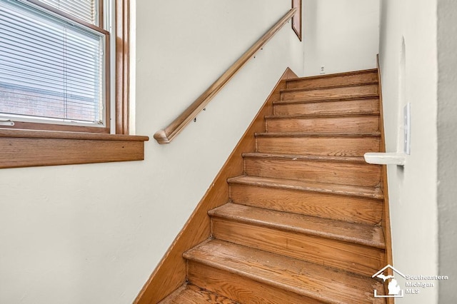 448 Borgess Ave, Monroe, MI 48162 - view of stairway