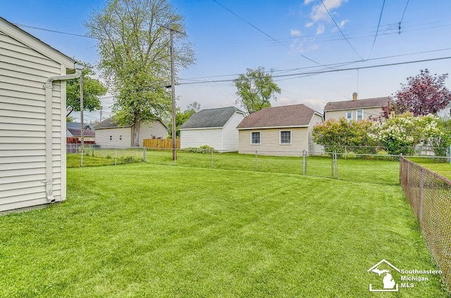 448 Borgess Ave, Monroe, MI 48162 - view of yard