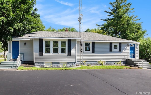2105 Eberly Rd, Flint, MI 48532 - photo 1
