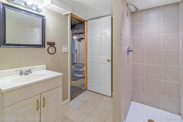 11727 Virgil, Redford, MI 48239 - full bathroom with a tile shower, vanity, and tile patterned floors