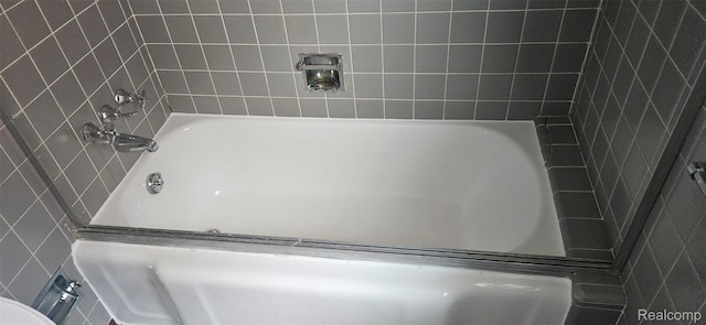 18966 Mendota St, Detroit, MI 48221 - full bath featuring tile walls
