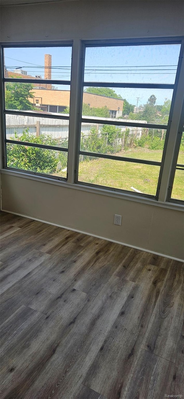 18966 Mendota St, Detroit, MI 48221 - unfurnished room with dark wood finished floors