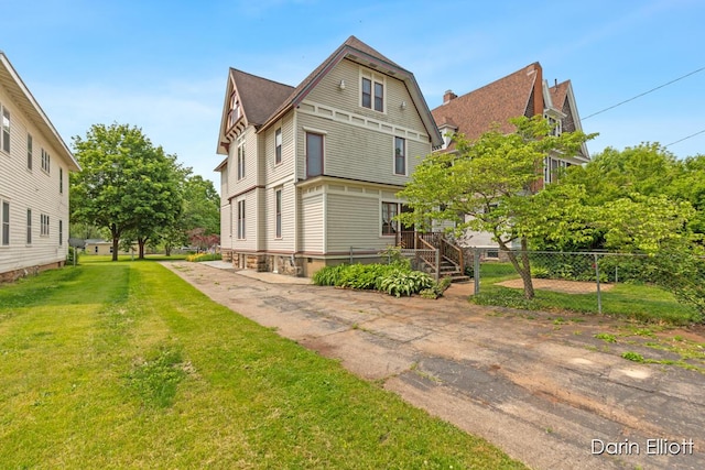 216 E Main St, Ionia, MI 48846 - view of side of home