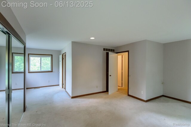 5590 Bayswater Rd, West Bloomfield, MI 48322 - unfurnished room with carpet and recessed lighting