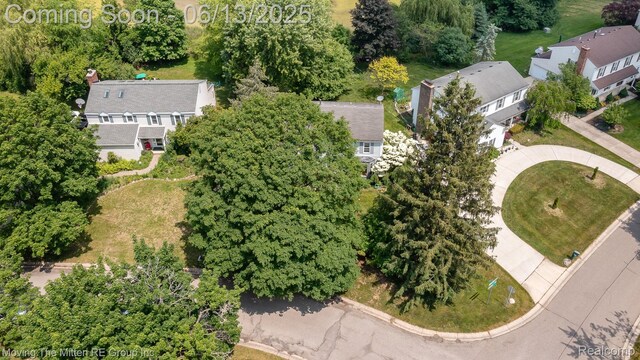 5590 Bayswater Rd, West Bloomfield, MI 48322 - aerial view of residential area