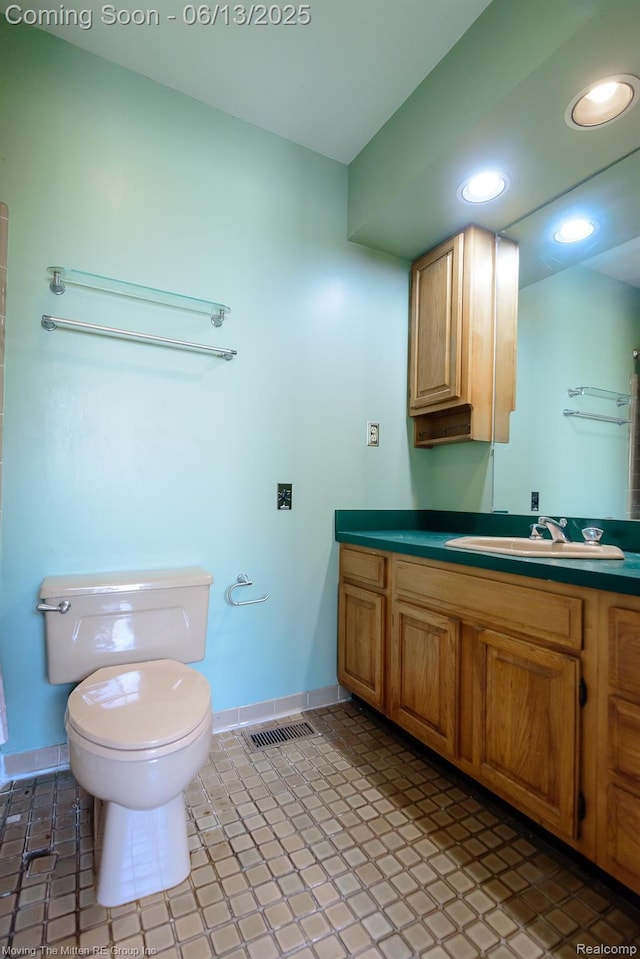 5590 Bayswater Rd, West Bloomfield, MI 48322 - bathroom featuring vanity and recessed lighting