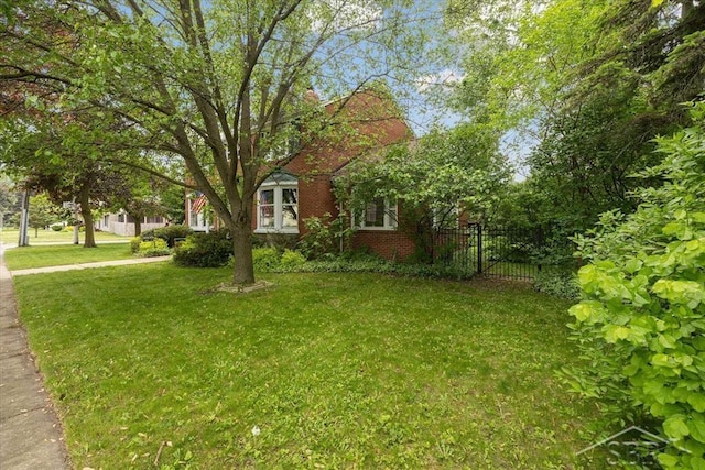 2505 Court St, Saginaw, MI 48602 - view of yard