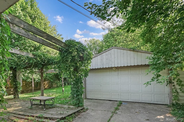 1621 Greenbrook Ln, Flint, MI 48507 - view of detached garage