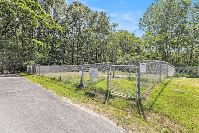 18372 N Ridge Ct Unit 12, Spring Lake, MI 49456 - view of street with a gate