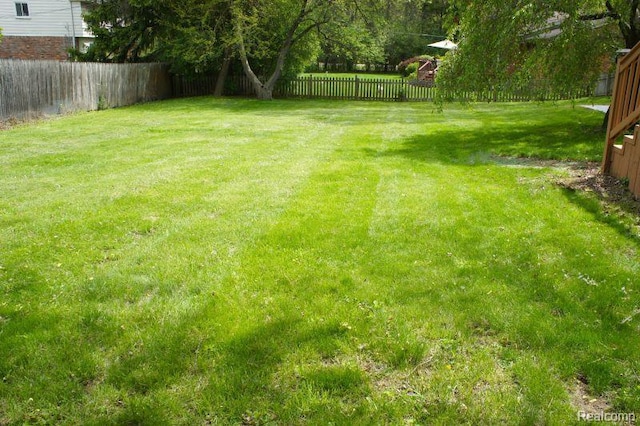 1616 Mark Hopkins Rd, Bloomfield Hills, MI 48302 - view of yard