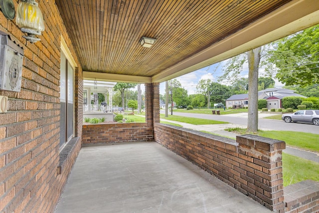810 N Superior St, Albion, MI 49224 - view of covered porch