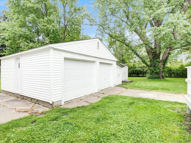 641 Michigan Ave, Marysville, MI 48040 - view of detached garage