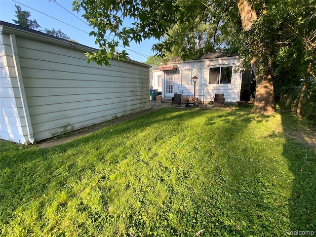 3255 Goodrich St, Ferndale, MI 48220 - view of green lawn