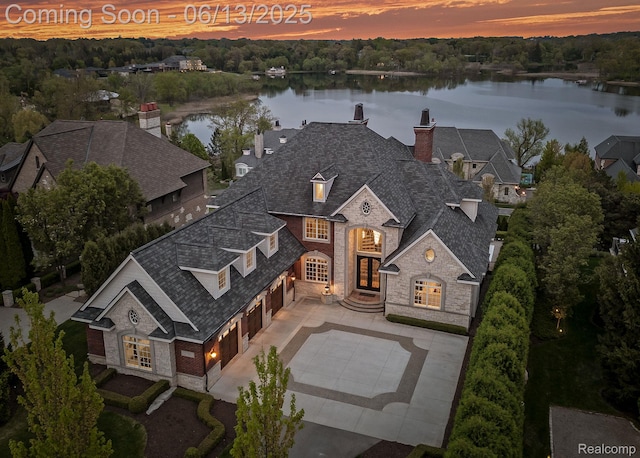 2750 Turtle Bluff Dr, Bloomfield Hills, MI 48302 - aerial view of property and surrounding area with a nearby body of water