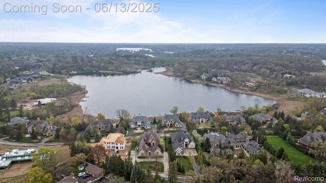 2750 Turtle Bluff Dr, Bloomfield Hills, MI 48302 - aerial perspective of suburban area with a nearby body of water
