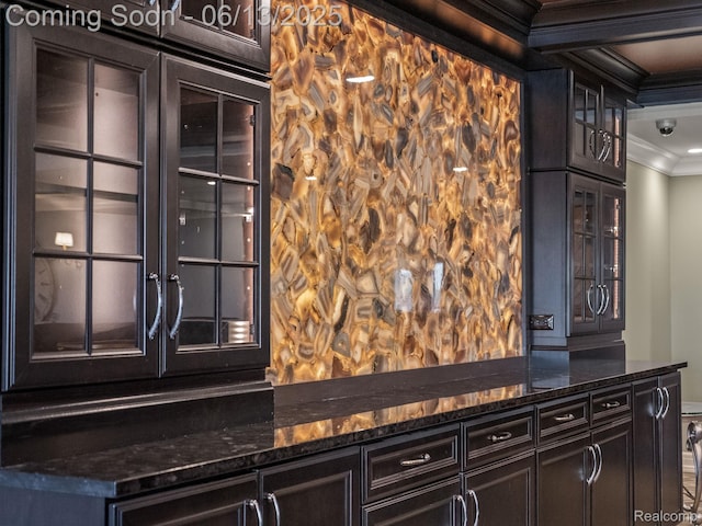 2750 Turtle Bluff Dr, Bloomfield Hills, MI 48302 - bar featuring crown molding